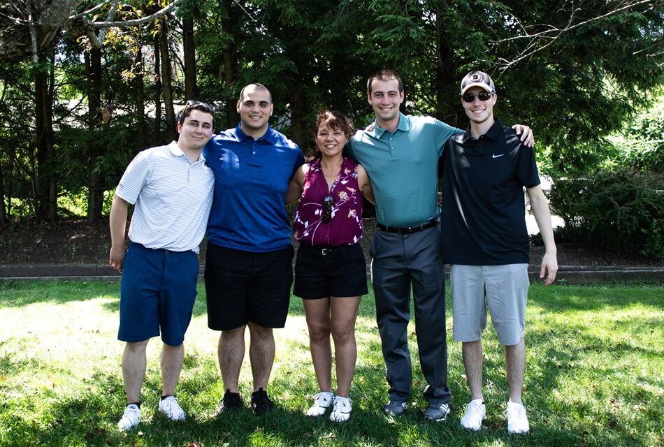 Group photo of golfers - five golfers